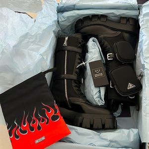 Boots Prada black new in the box